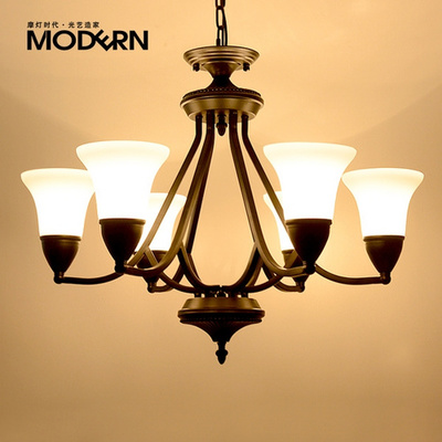 美式鄉(xiāng)村與北歐簡(jiǎn)約的完美融合 鐵藝吊燈的多場(chǎng)景應(yīng)用